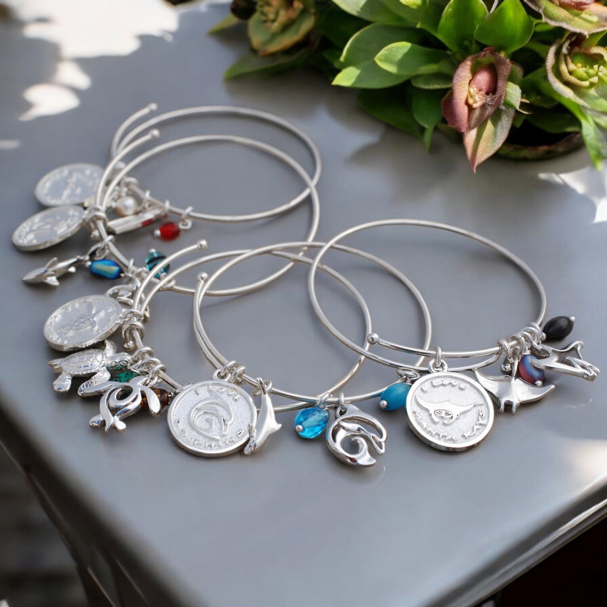 Expandable Bracelet with Stingray