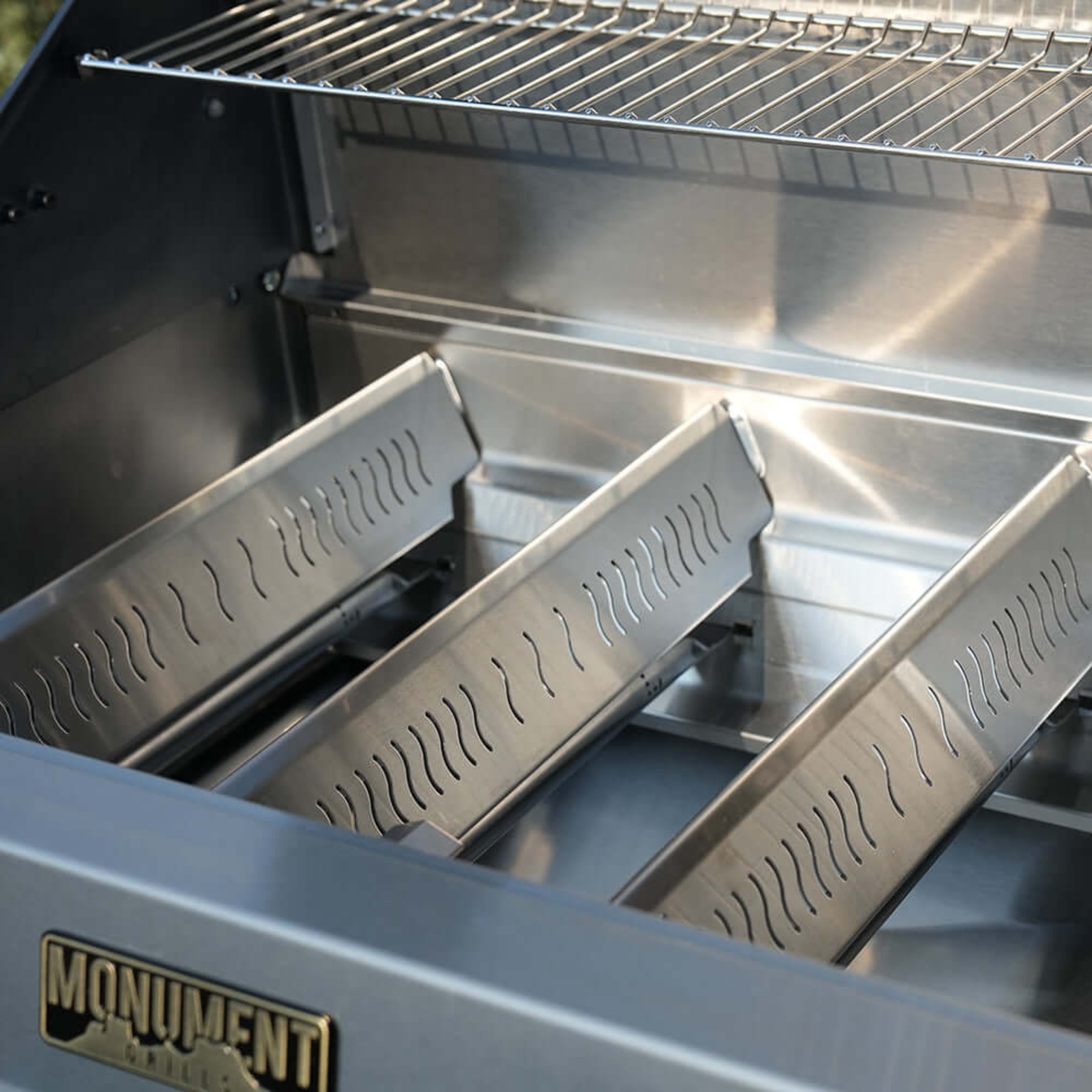 Eminence 405-Tech Stainless Propane Gas Grill